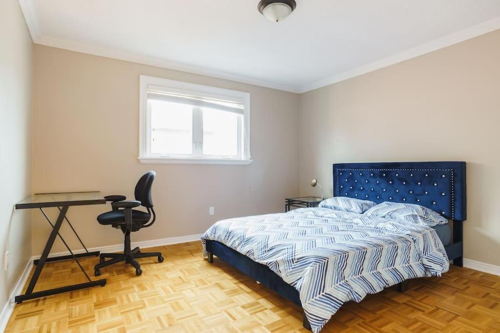 Beautiful Home 4 Bed, 3 Bath, Garage, Backyard! 미시소거 외부 사진