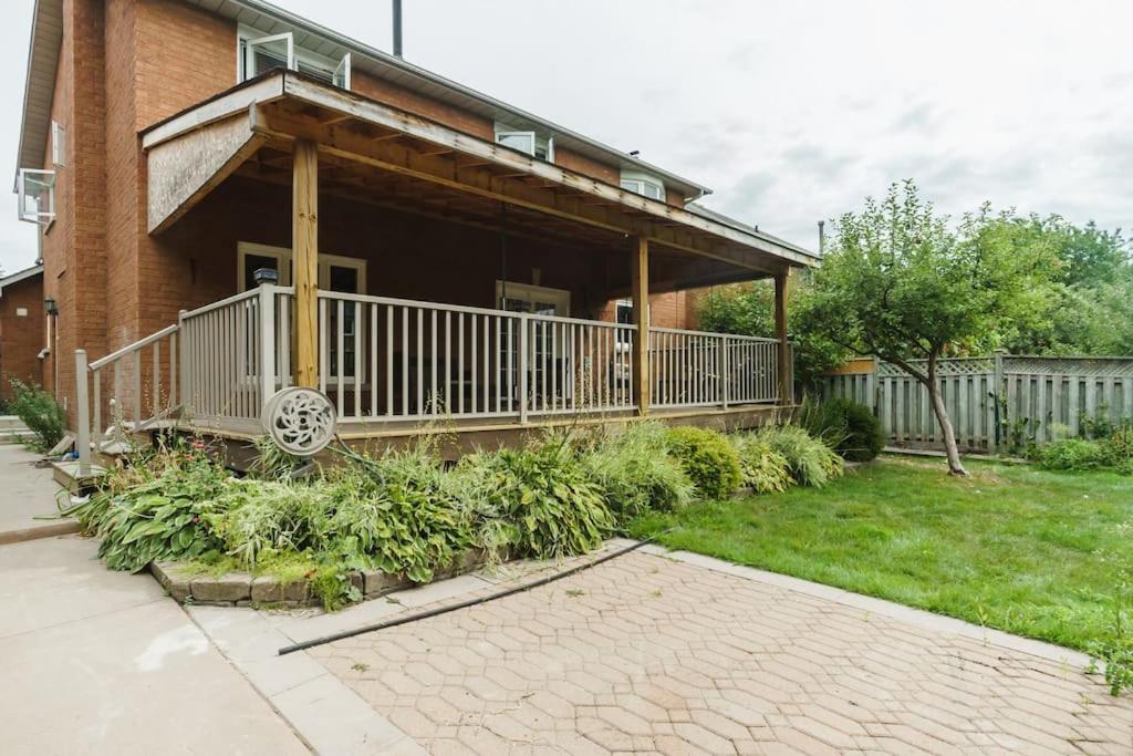 Beautiful Home 4 Bed, 3 Bath, Garage, Backyard! 미시소거 외부 사진